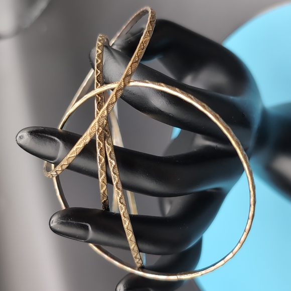 4 Gold Toned Textured Pattern Bangle Jingle Bracelets - Picture 4 of 10